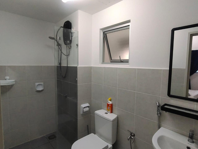 Bathroom 2, Cozy Apartment Kota Warisan Sepang @Alanis @KLIA, Sepang