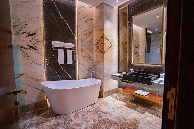 Bathroom 2, Velero Doha, Lusail