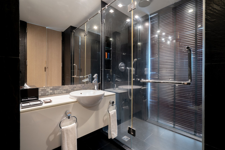 Bathroom 2, Vic3 Bangkok, Phaya Thai