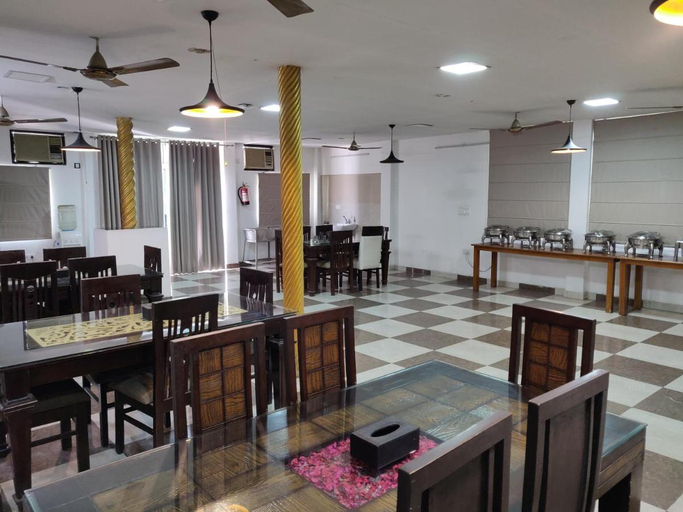 Food & Drinks, Sangvi Palace Hotel, Gautam Buddha Nagar
