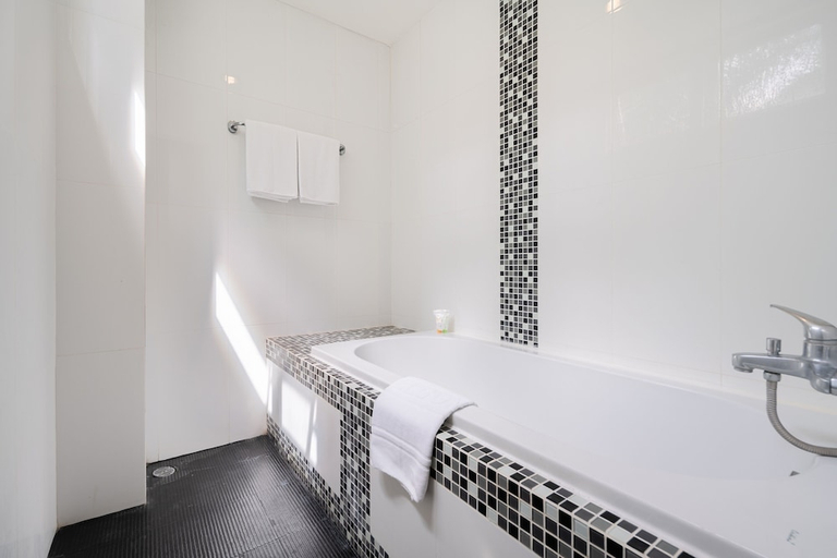Bathroom 5, iCheck Inn Residences Sathorn, Yannawa