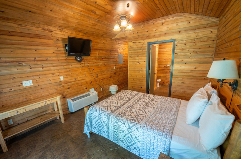 Living area 5, Fishtale Lodge, Henry