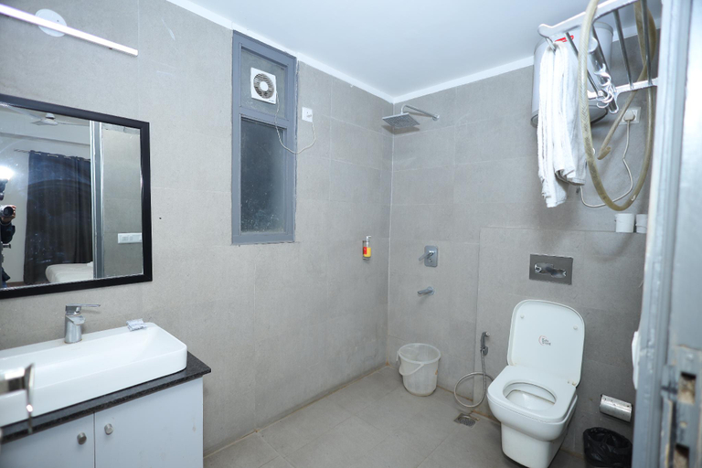 Bathroom 3, Hotel Wedlock Near Artemis Hospital, Gurgaon