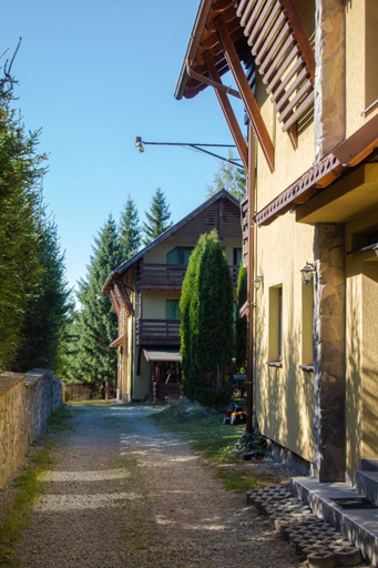 Others 4, Pensiunile Zori de Zi si Apus de Soare, Belis