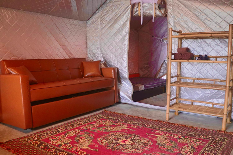 Bedroom 2, Life's A Beach, Sông Cầu