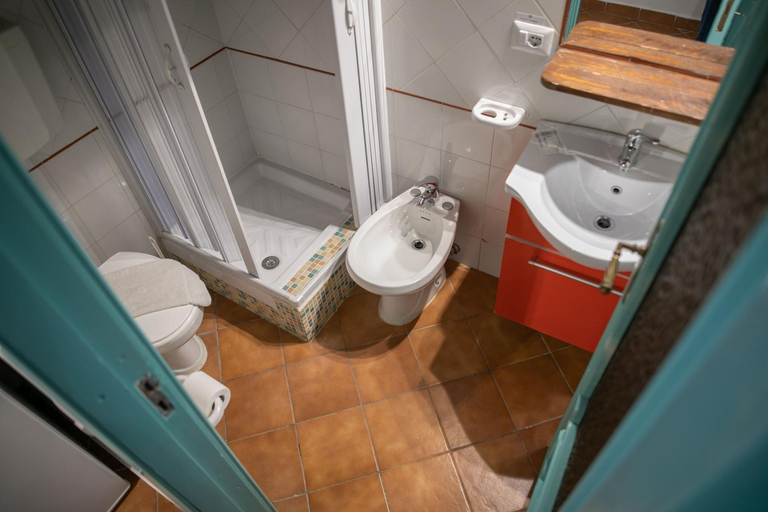 Bathroom 2, Villa Magara, Palermo