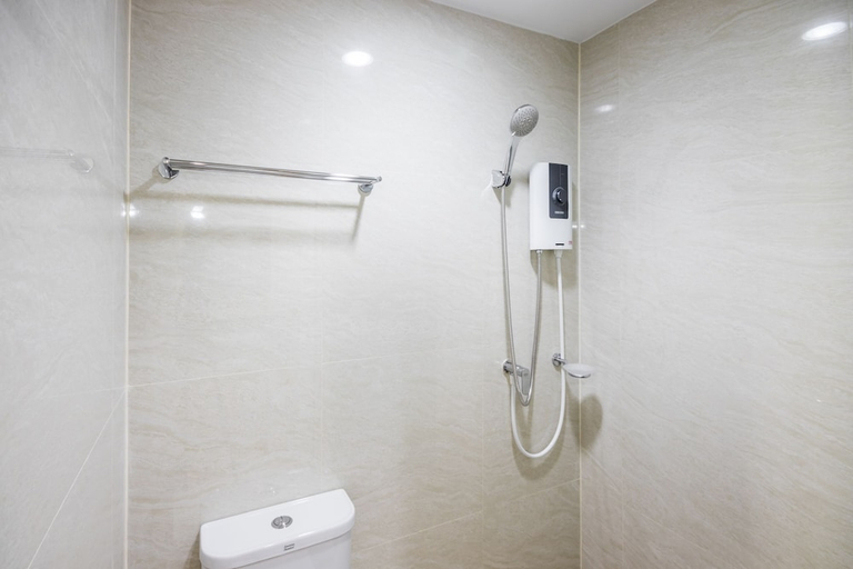Bathroom 3, Royale 8 Ville, Phra Nakhon