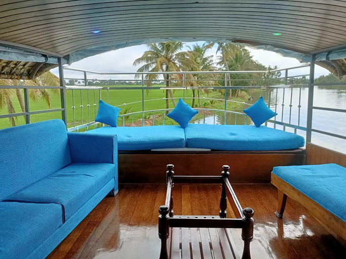 Public Area, Cathey Pacific Cruise, Alappuzha