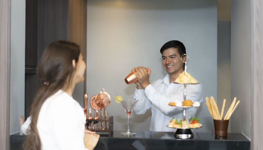 Food & Drinks 3, Novotel Living Bangkok Sukhumvit Legacy, Wattana