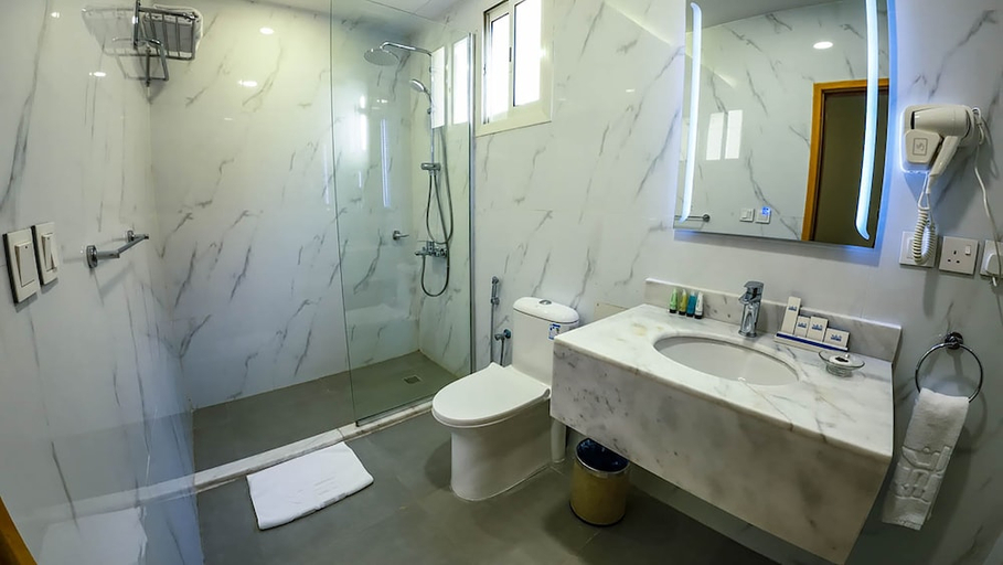 Bathroom, Karan Sharq for Hotel Apartments Company, Al Jubail