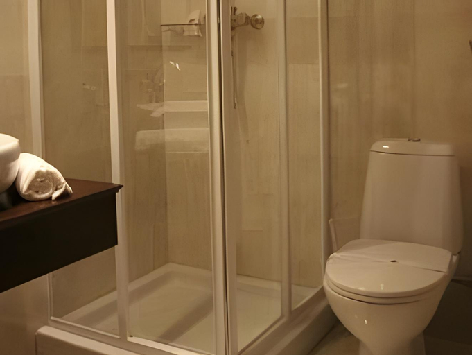 Bathroom 4, Hotel Megalos, Constanta