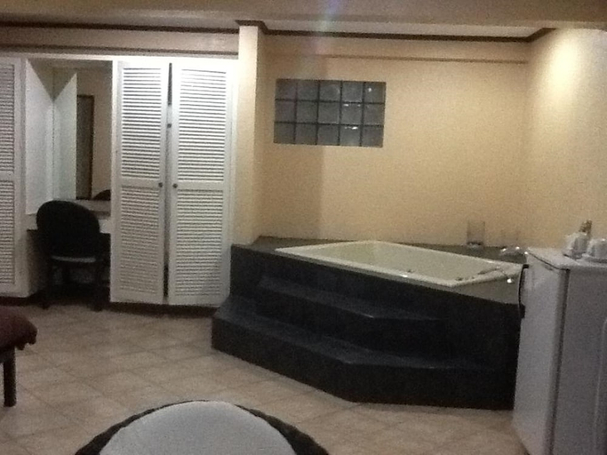 Bathroom, Natalia Hotel, Mabalacat