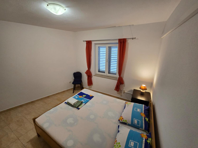 Bedroom 2, apartmani Tanja, Postira