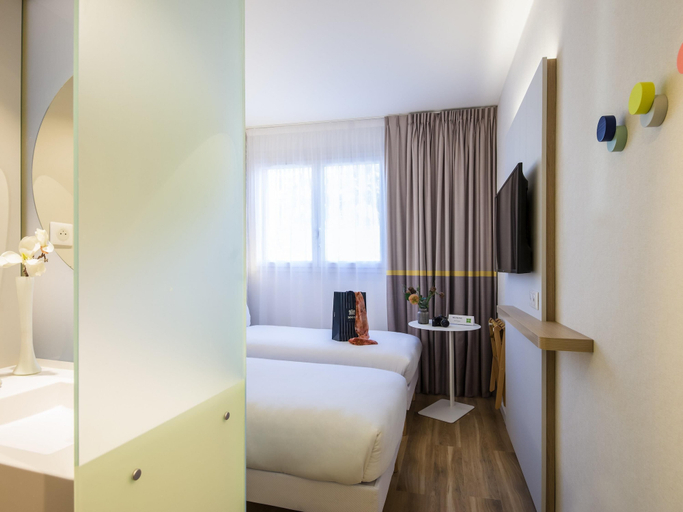 Bedroom 3, ibis Styles Nice Cap 3000 Airport, Alpes-Maritimes