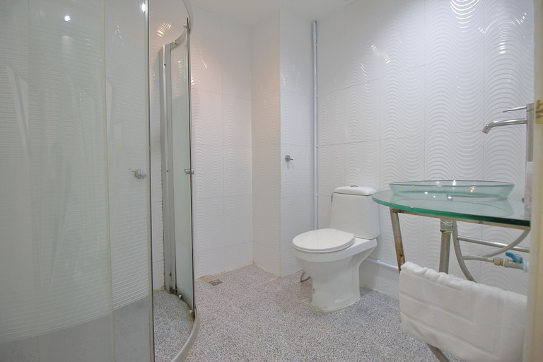 Bathroom, Diamond Residence Silom, Bang Rak