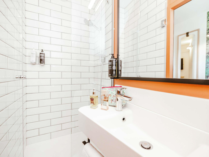 Bathroom 3, ibis Styles Luxembourg Centre Gare, Luxembourg