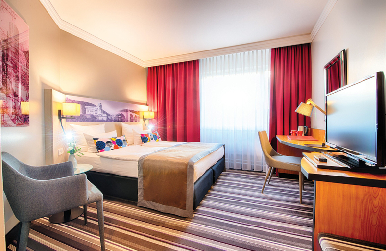 Bedroom 3, Leonardo Hotel Heidelberg, Heidelberg