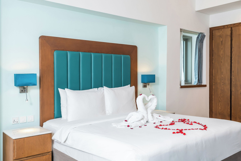 Bedroom 2, Sea Point Hotel, Dubai