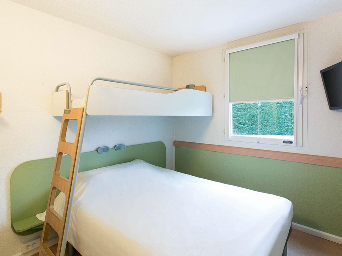 Bedroom 3, ibis budget Bordeaux Aeroport, Gironde