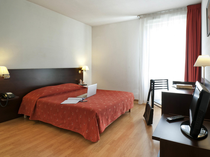 Bedroom 5, Aparthotel Adagio Access Paris Vanves Porte de Chatillon, Hauts-de-Seine
