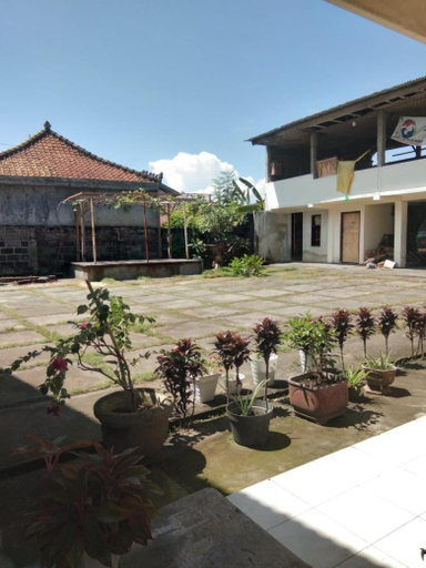 Others 2, Menginap di rumah tenun Astiti, Klungkung