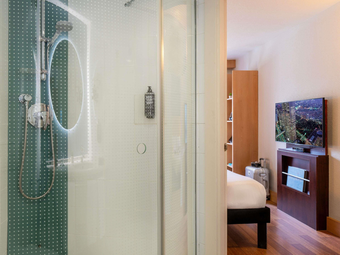Bathroom 4, ibis Madrid Alcobendas, Madrid