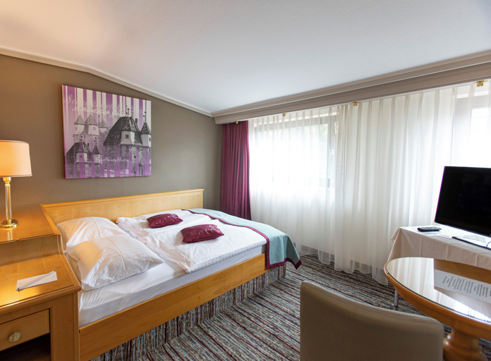 Bedroom 4, Das Pelikan Hotel Schwäbisch Gmünd, Ostalbkreis
