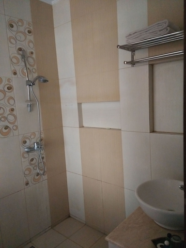bathroom 10