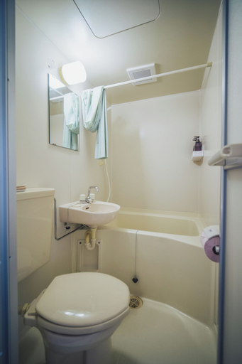 Bathroom 4, Episode IZU, Itō