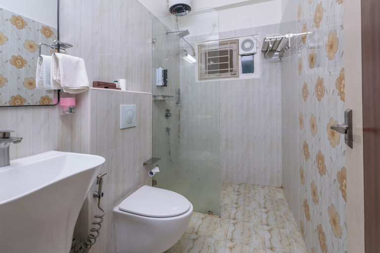 Bathroom, Serenity Inn La Vista, Hyderabad