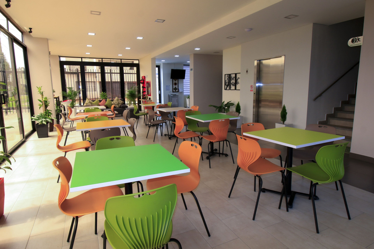 Food & Drinks 4, Normandía Tower, Santafé de Bogotá