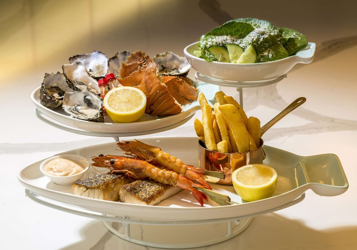 Food & Drinks 4, Hilton Surfers Paradise Residences, Gold Coast