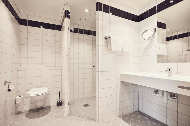 Bathroom 4, Quality Hotel Maritim, Haugesund