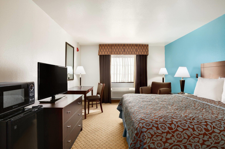 Bedroom 3, Days Inn & Suites by Wyndham Conroe North, Montgomery