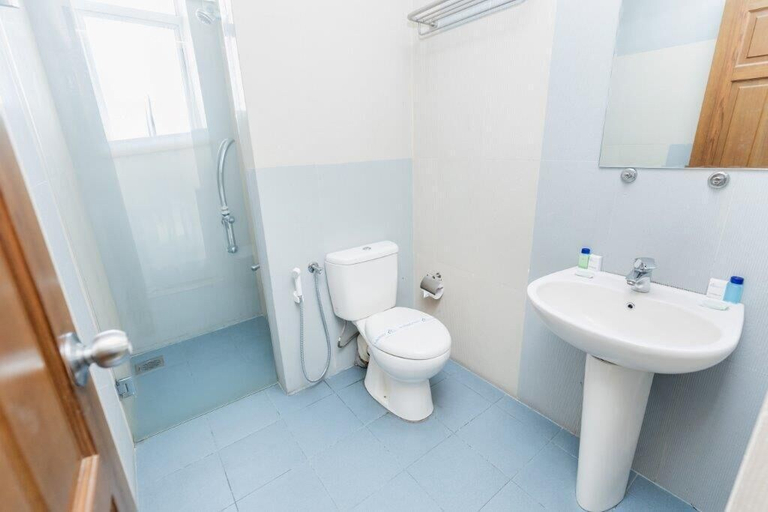 Bathroom 4, Supun Arcade Residency, Thimbirigasyaya