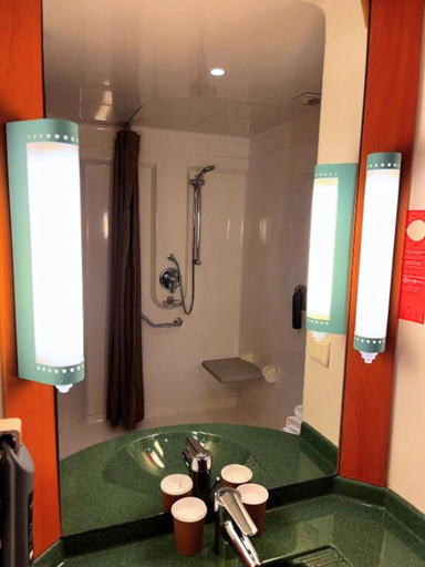 Bathroom 5, ibis Vitré Centre, Ille-et-Vilaine