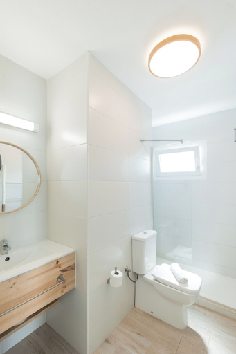 Bathroom 4, Aparthotel Beach Club, Baleares