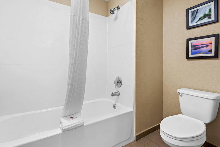 Bathroom 4, Comfort Inn Chambersburg North, Franklin