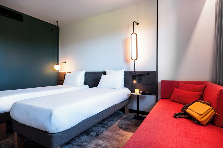 Bedroom 3, Novotel Atria Nîmes Centre, Gard