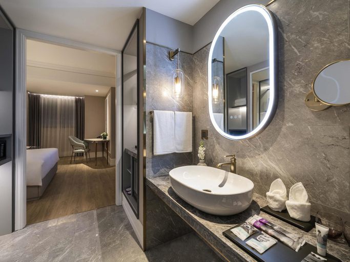 Bathroom 3, Mercure Shanghai Global Harbour, Shanghai