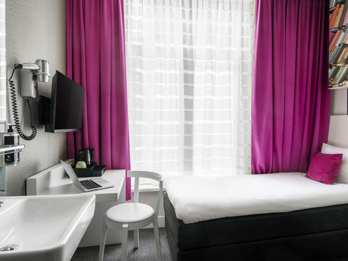 Bedroom 2, ibis Styles Amsterdam Amstel, Amsterdam