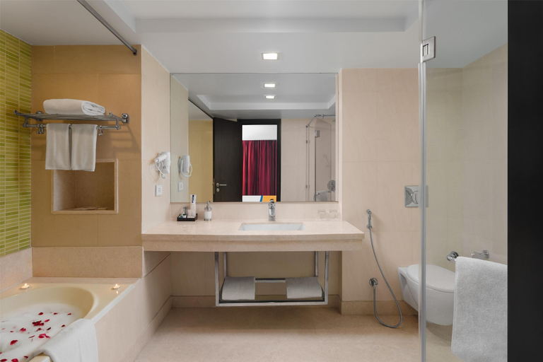 Bathroom 5, Golden Tulip Gurgaon - Sector 29, Gurgaon
