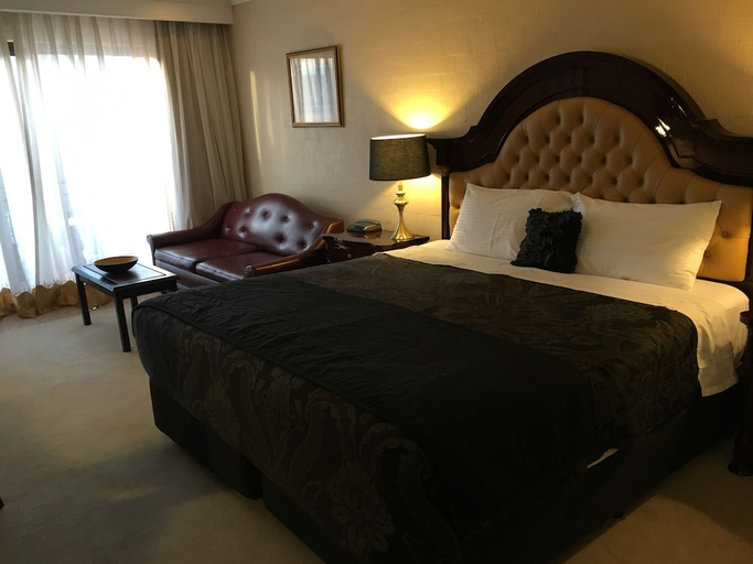 Bedroom 2, ALBURY MANOR HOUSE, Albury