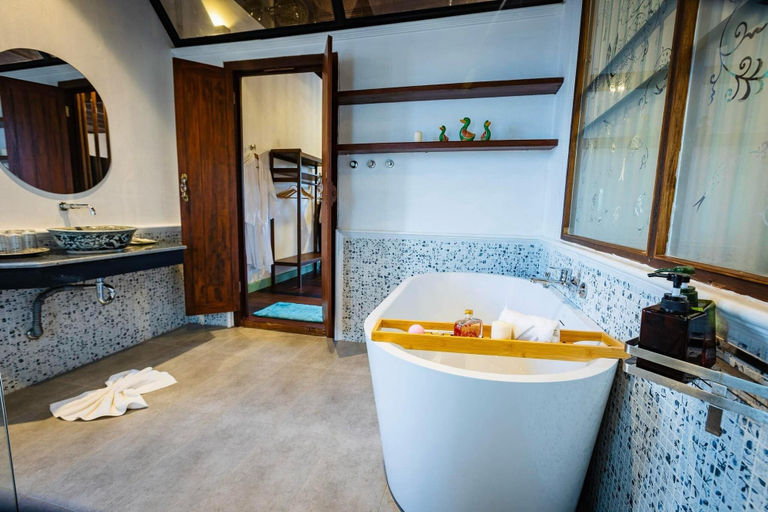 Bathroom 5, Ruean Thai Hotel, Muang Sukhothai