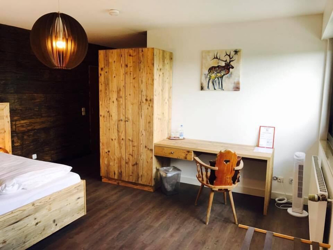 Others 2, Das Kleine Landhotel, Recklinghausen