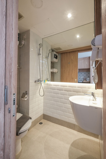 bathroom 24