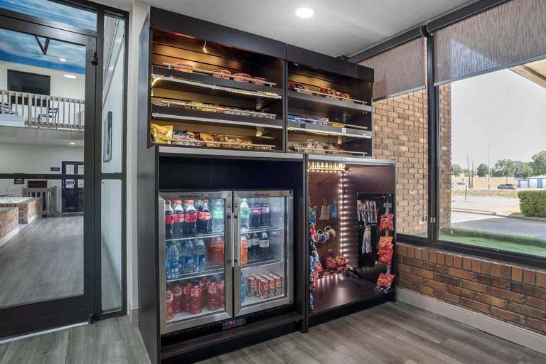 Food & Drinks 5, SureStay Plus Hotel by Best Western Greenwood, Leflore