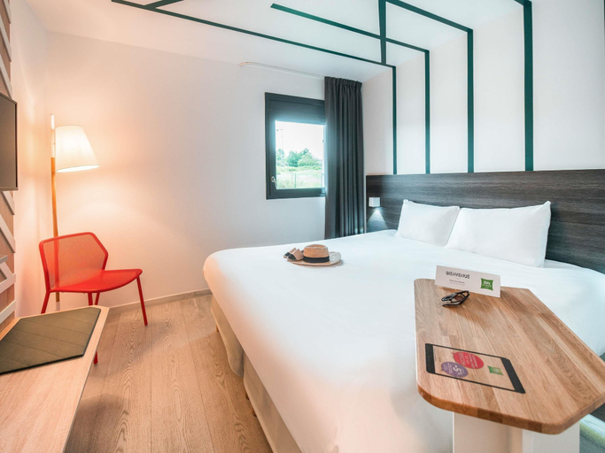 Bedroom 3, ibis Styles Rouen Val De Reuil, Eure