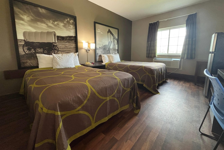 Bedroom 3, Super 8 by Wyndham Grayville, White