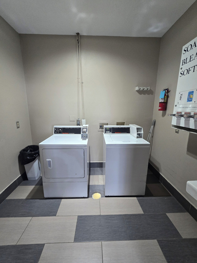 Bathroom 4, Super 8 by Wyndham Kansas City, Kansas City